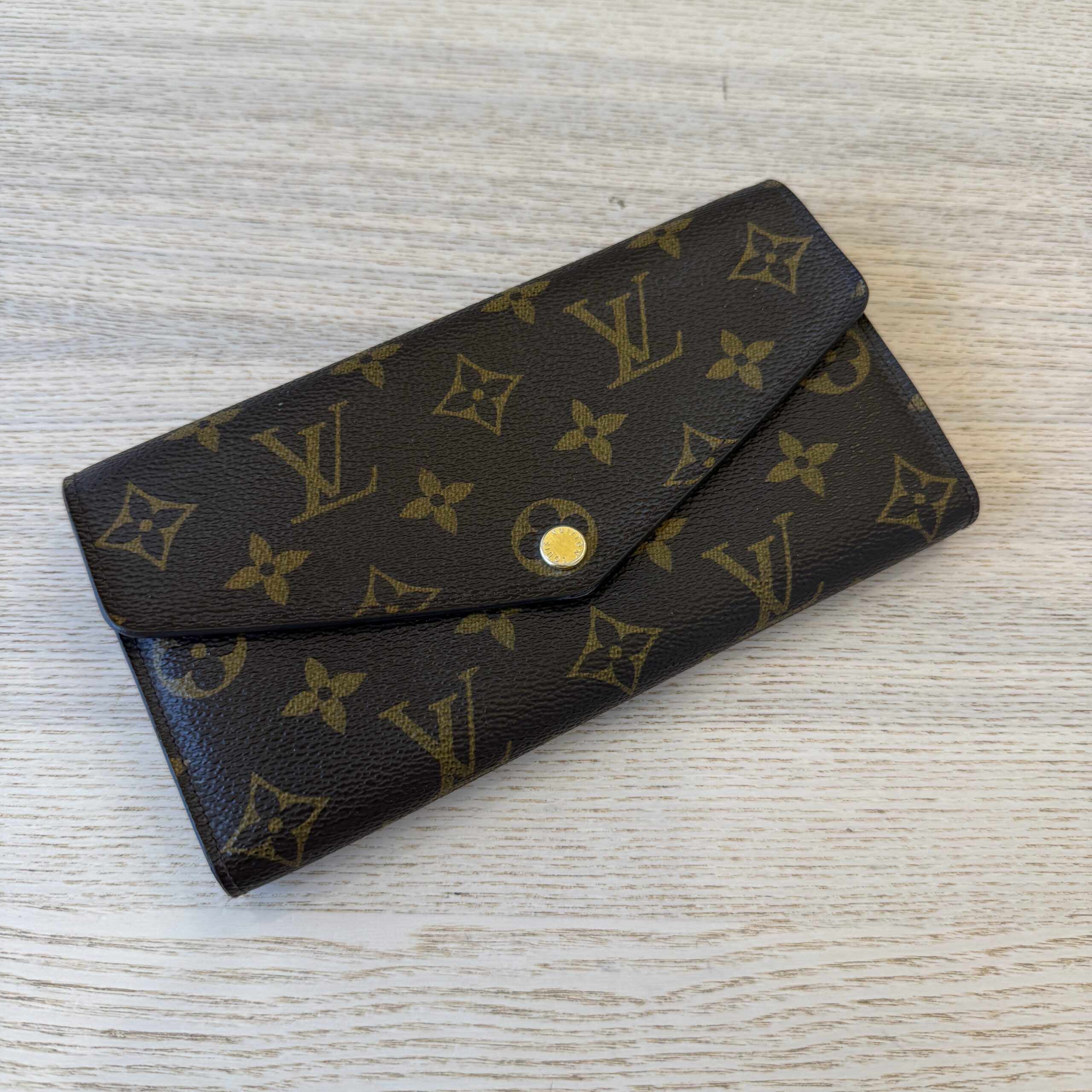 Louis Vuitton Monogram Sarah Wallet