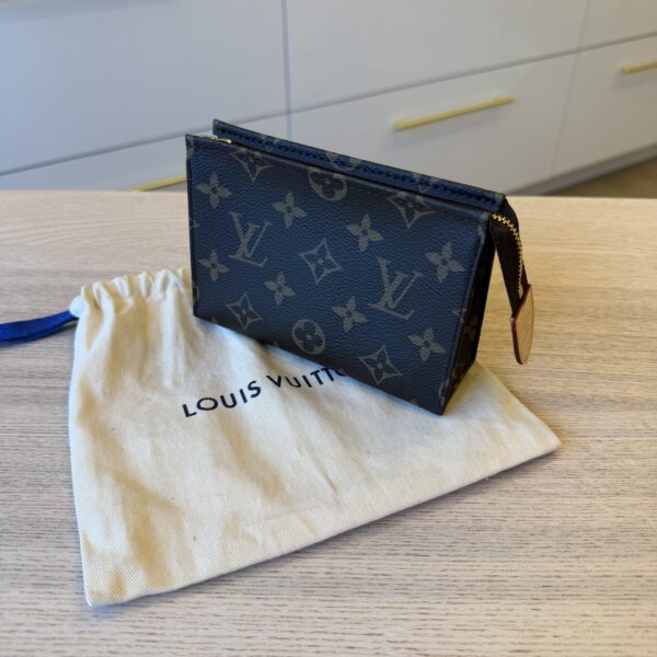 Louis Vuitton Monogram Toiletry 15