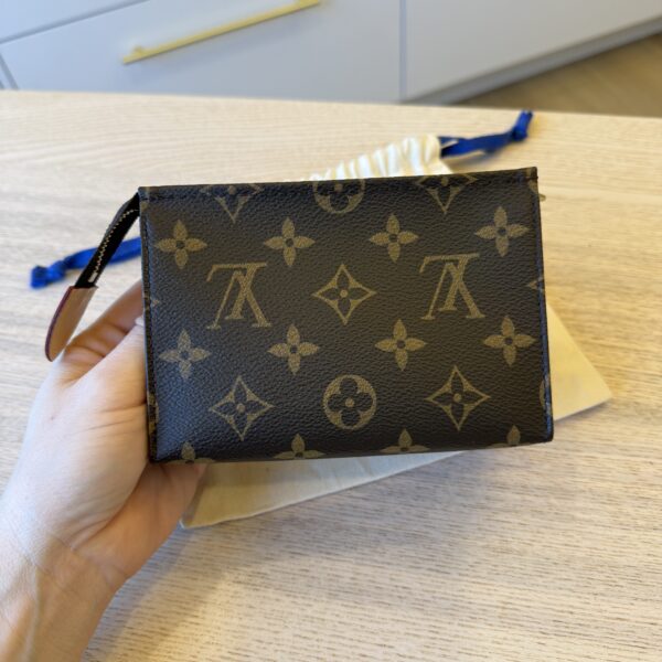 Louis Vuitton Monogram Toiletry 15