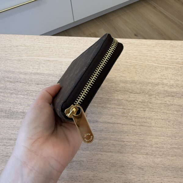 Louis Vuitton Monogram Zippy Wallet