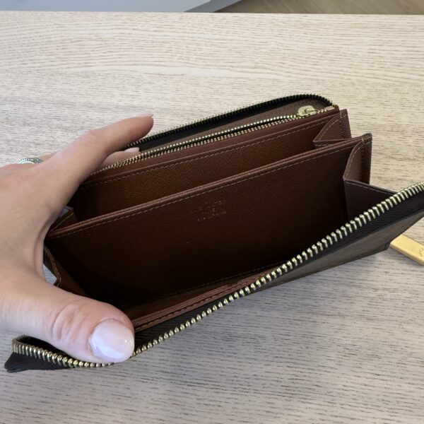 Louis Vuitton Monogram Zippy Wallet