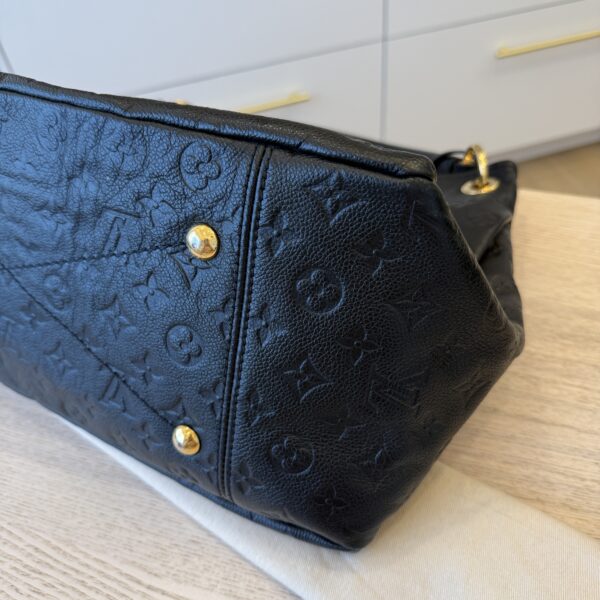 Louis Vuitton Monogram Empreinte Artsy MM Noir