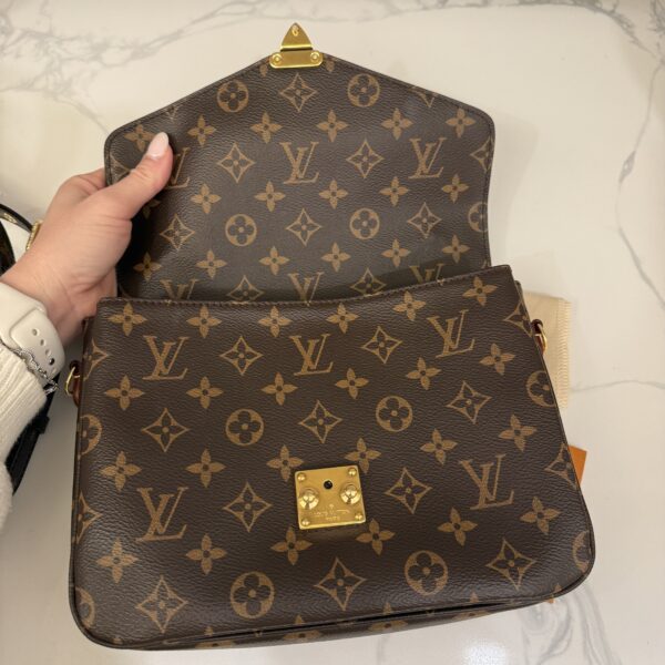 Louis Vuitton Monogram Pochette Metis