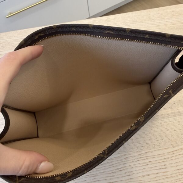 Louis Vuitton Monogram Toiletry 26