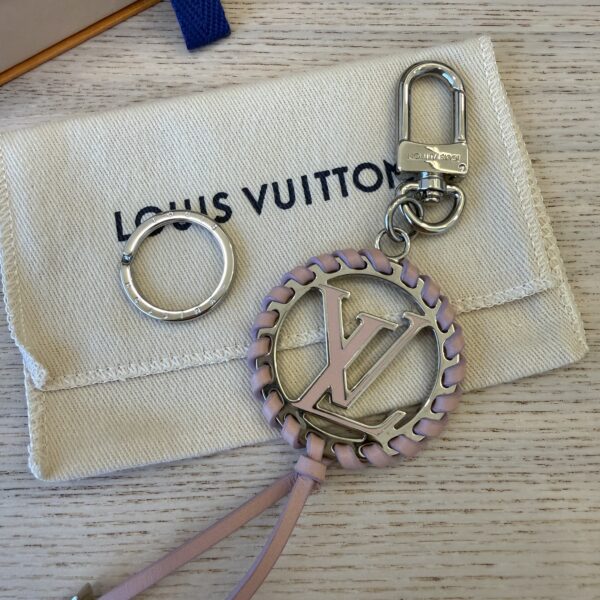 Louis Vuitton Silvertone Metal And Pink Leather Very Key Holder And Bag Charm
