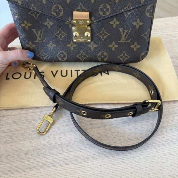 Louis Vuitton Monogram Pochette Metis