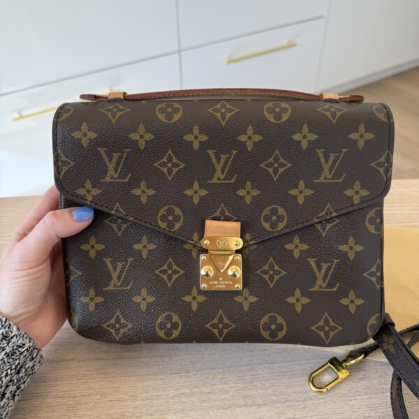 Louis Vuitton Monogram Pochette Metis