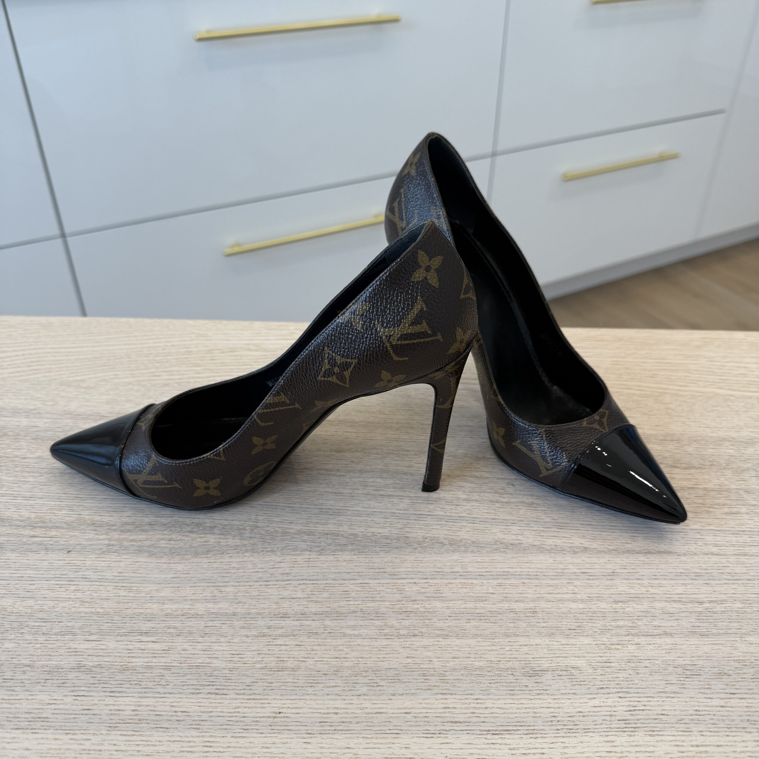 Louis Vuitton Monogram Pumps Women's Size 38 (8)