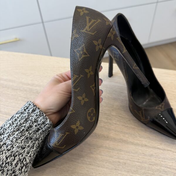 Louis Vuitton Monogram Pumps Women's Size 38 (8)
