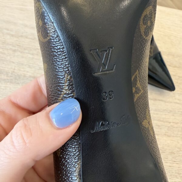 Louis Vuitton Monogram Pumps Women's Size 38 (8)