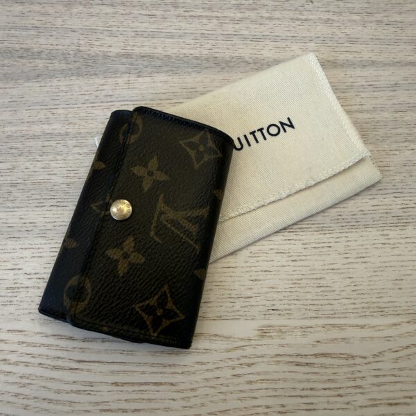 Louis Vuitton Monogram 6 Key Holder