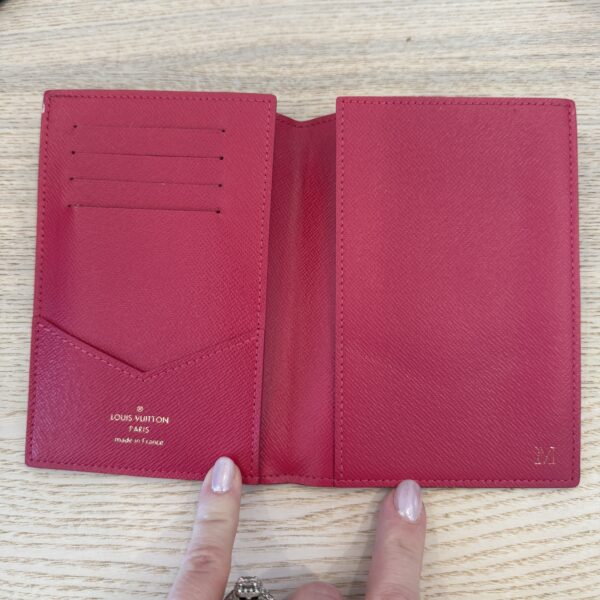 Louis Vuitton Monogram 2021 Christmas Animation Hollywood Passport Cover Fuchsia