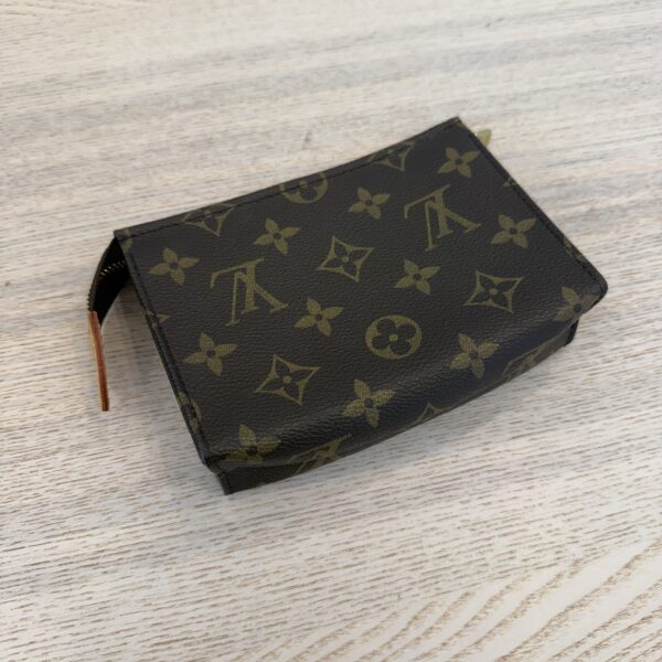 Louis Vuitton Monogram Toiletry 15
