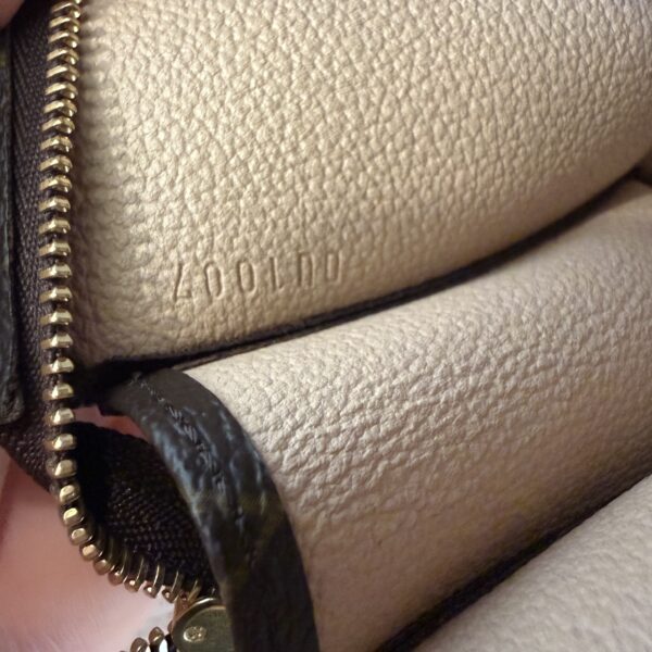 Louis Vuitton Monogram Toiletry 15