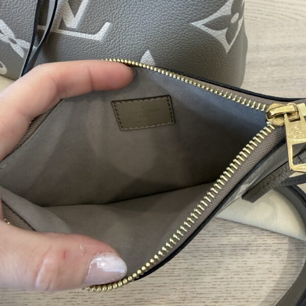 Louis Vuitton Empreinte Monogram Giant Neonoe MM Tourterelle Creme