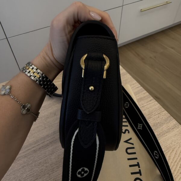 Louis Vuitton Grained Calfskin LV Pont 9 Soft MM Black