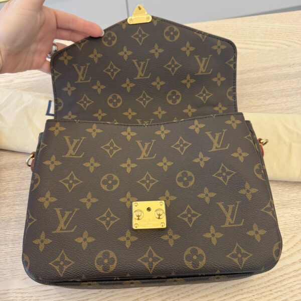 Louis Vuitton Monogram Pochette Metis