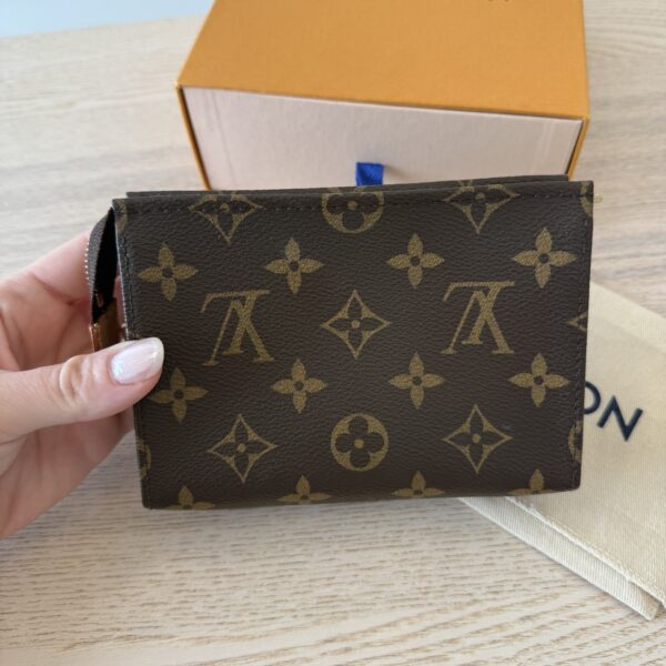 Louis Vuitton Monogram Toiletry 15