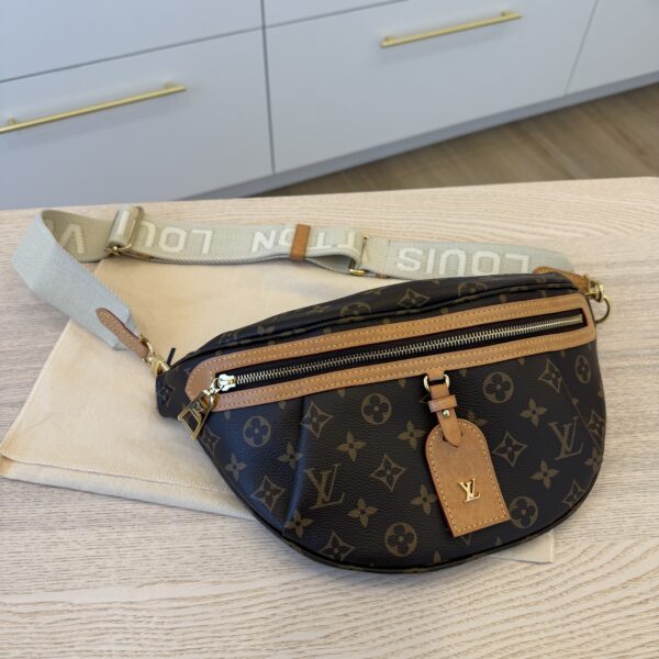 Louis Vuitton Monogram High Rise Bumbag