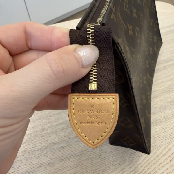 Louis Vuitton Monogram Toiletry 26