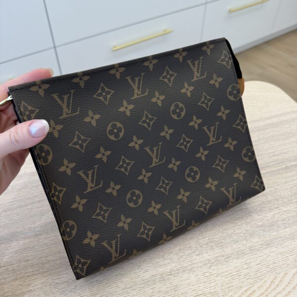 Louis Vuitton Monogram Toiletry 26