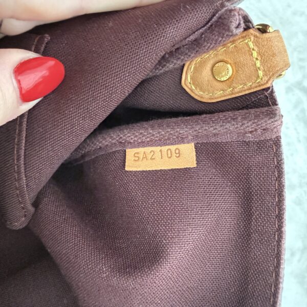Louis Vuitton Monogram Favorite MM