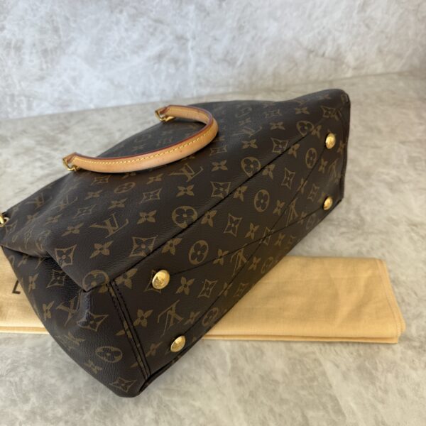Louis Vuitton Monogram Pallas Clutch Grape