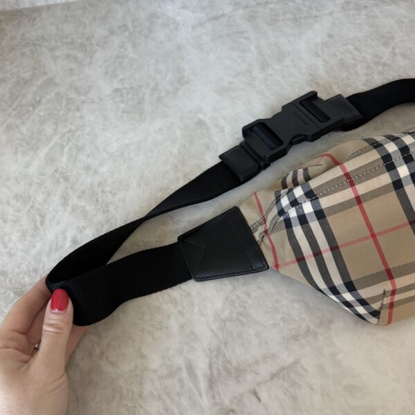 Burberry Nylon Vintage Check Medium Sonny Bum Bag Archive Beige Black