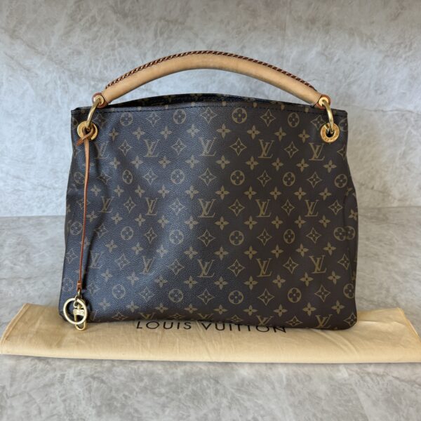 Louis Vuitton Monogram Artsy MM