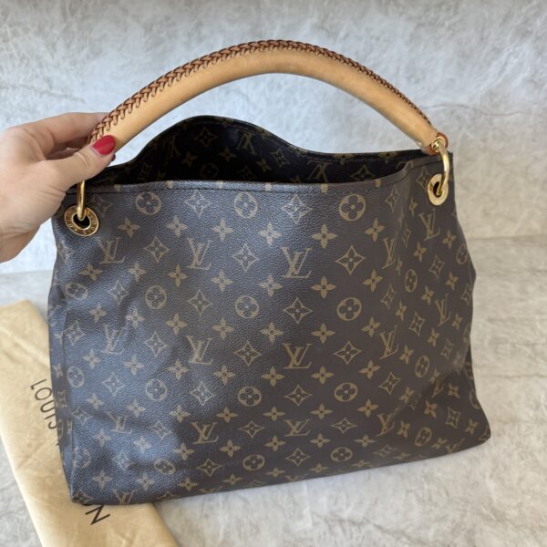 Louis Vuitton Monogram Artsy MM