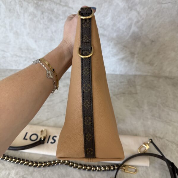 Louis Vuitton Calfskin Multipass Arizona Beige