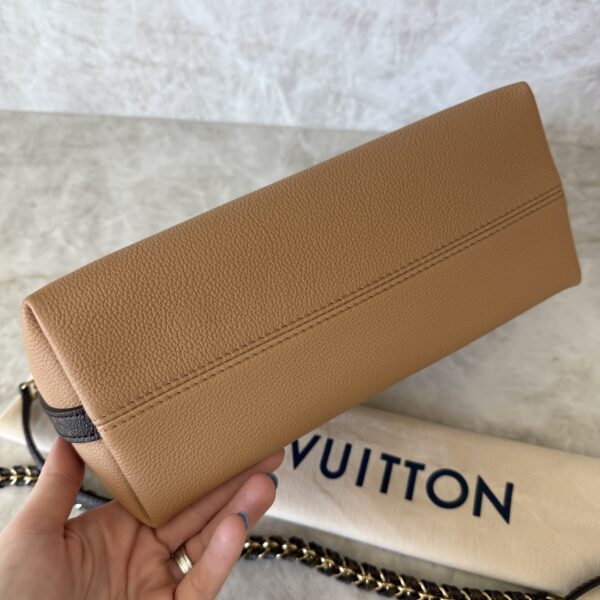 Louis Vuitton Calfskin Multipass Arizona Beige