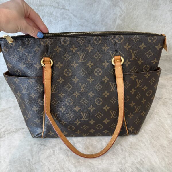 Louis Vuitton Monogram Totally MM