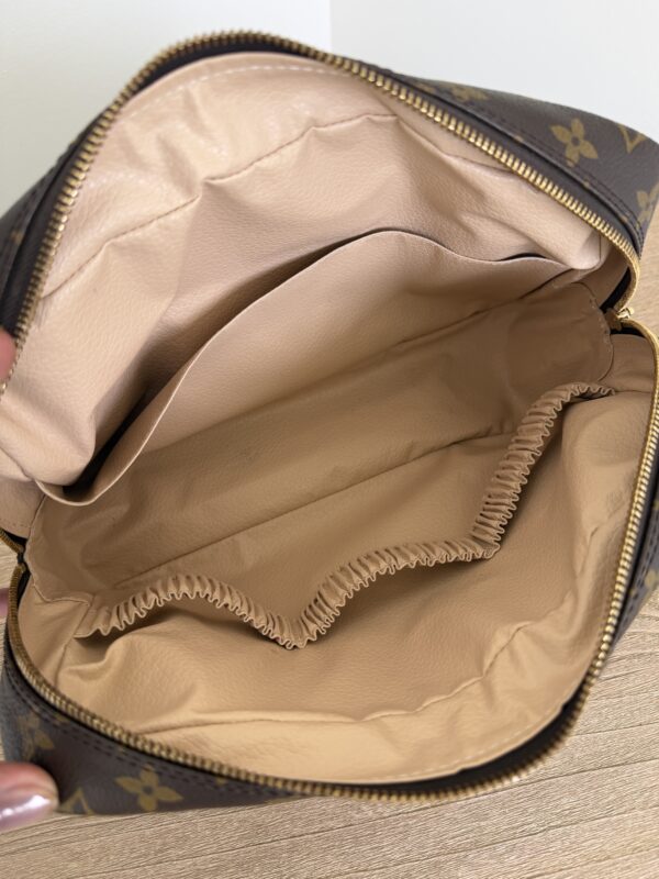 Louis Vuitton Monogram Trousse Toilette 28