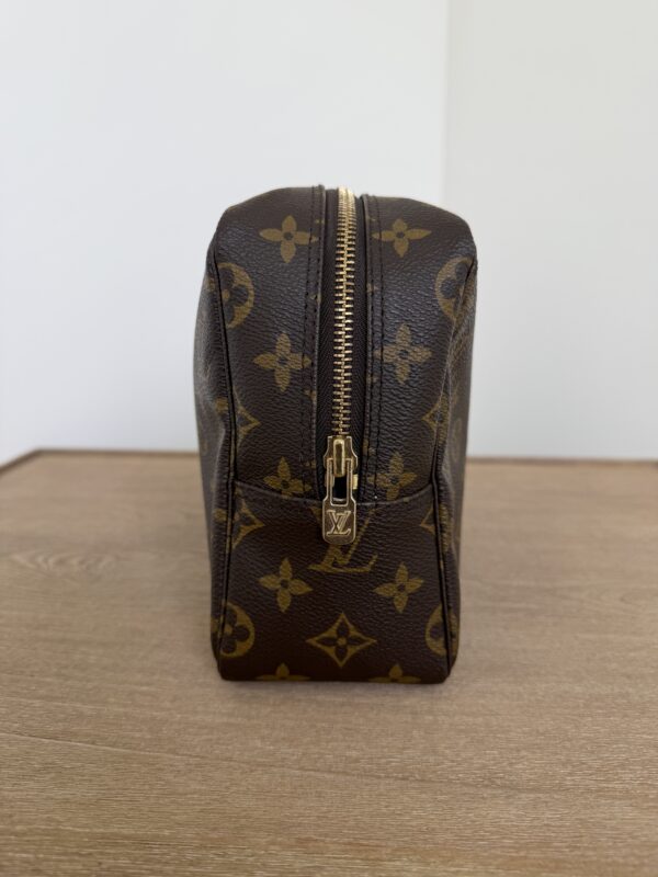 Louis Vuitton Monogram Trousse Toilette 28