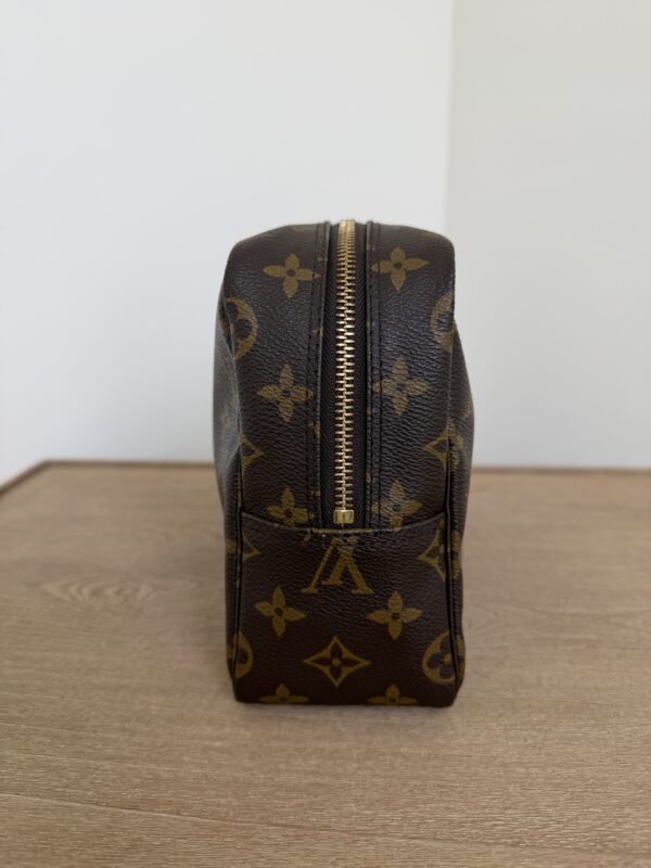 Louis Vuitton Monogram Trousse Toilette 28