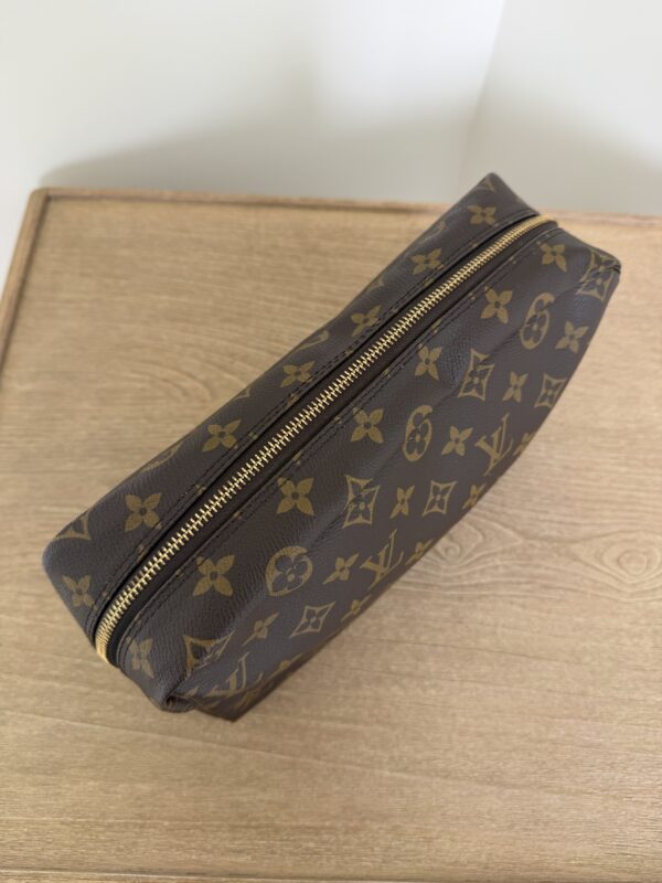 Louis Vuitton Monogram Trousse Toilette 28