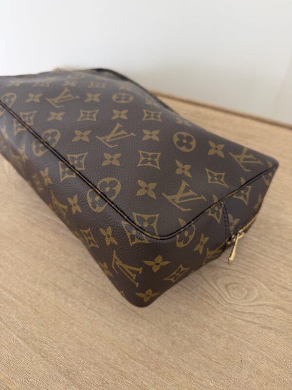 Louis Vuitton Monogram Trousse Toilette 28