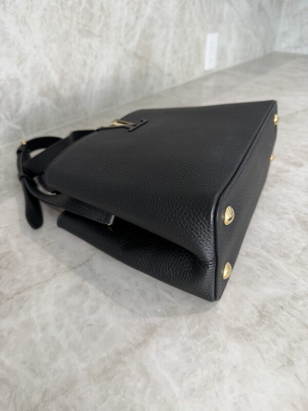 Louis Vuitton Taurillon Capucines MM Black