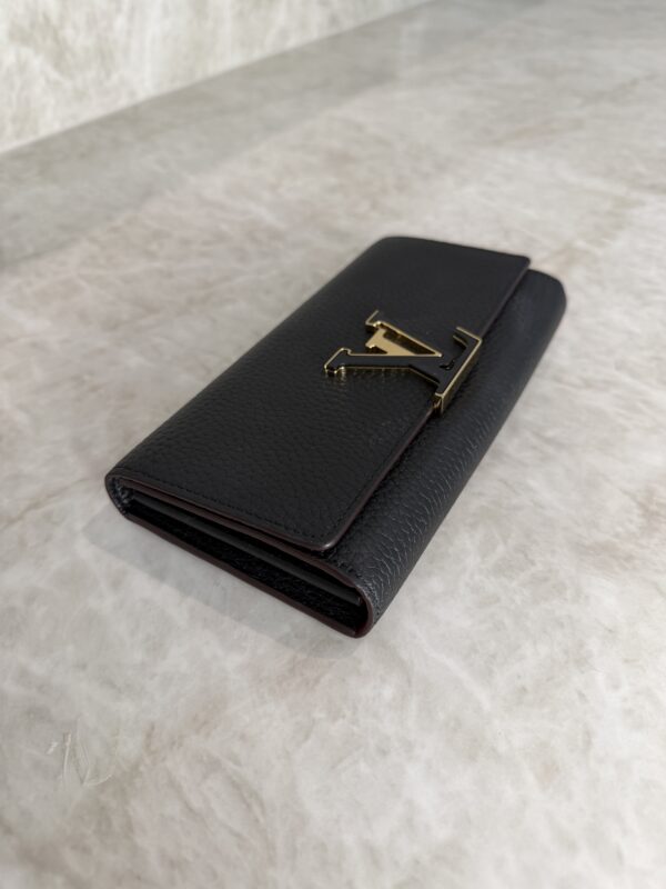 Louis Vuitton Taurillon Capucines Wallet Black
