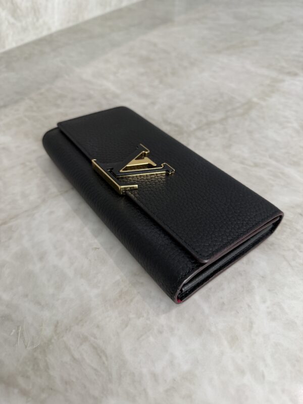 Louis Vuitton Taurillon Capucines Wallet Black