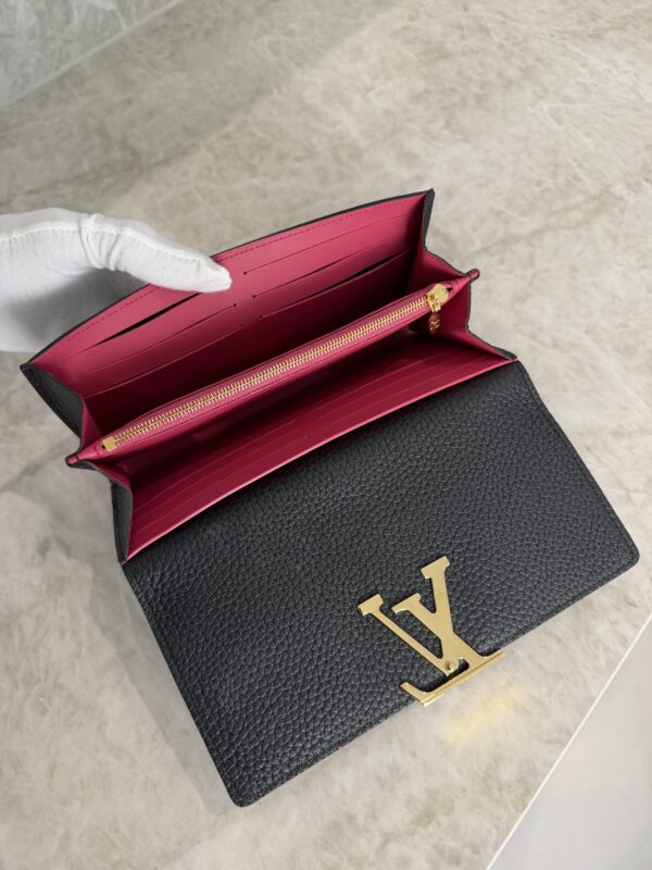 Louis Vuitton Taurillon Capucines Wallet Black