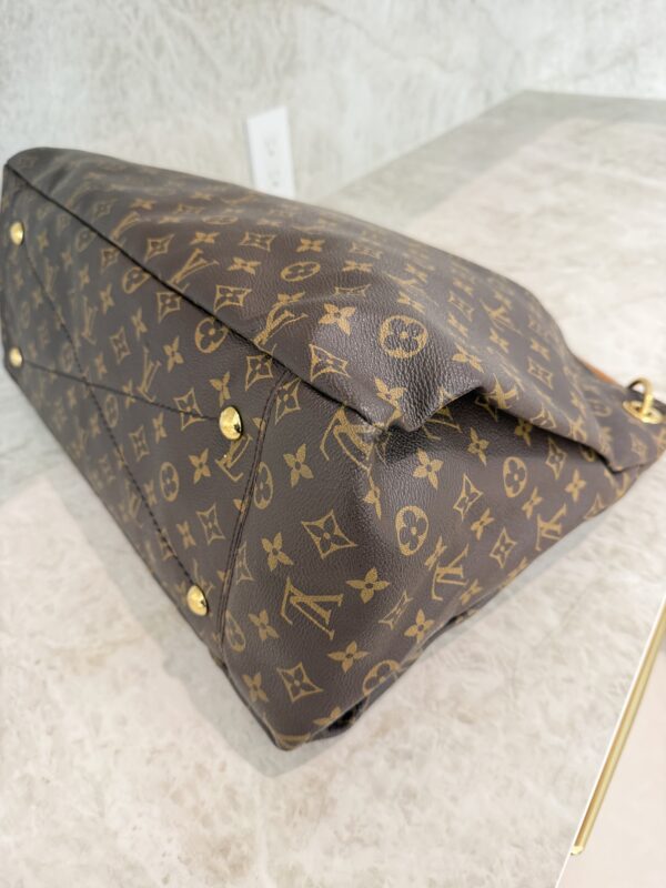 Louis Vuitton Monogram Artsy GM