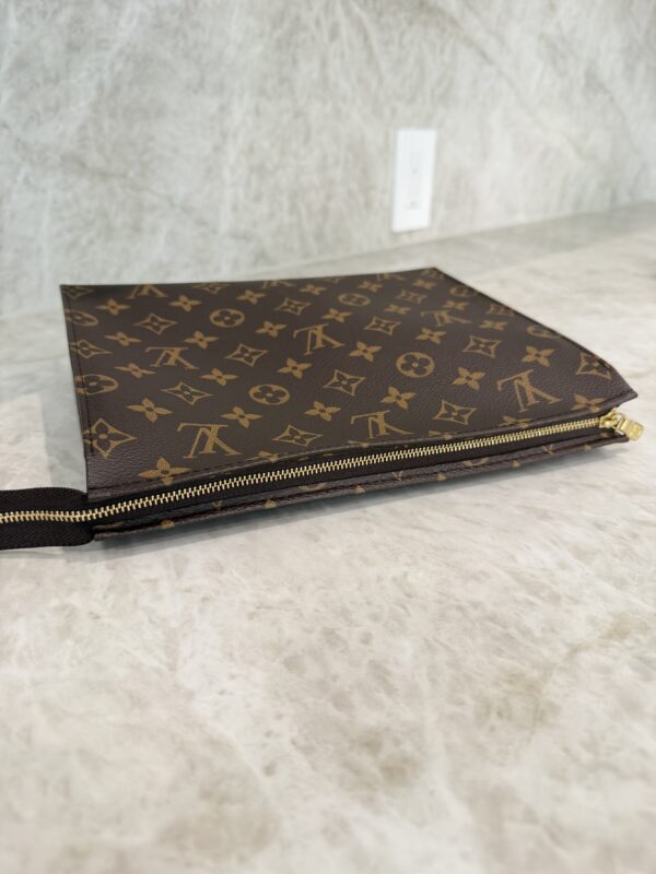 Louis Vuitton Monogram Toiletry 26