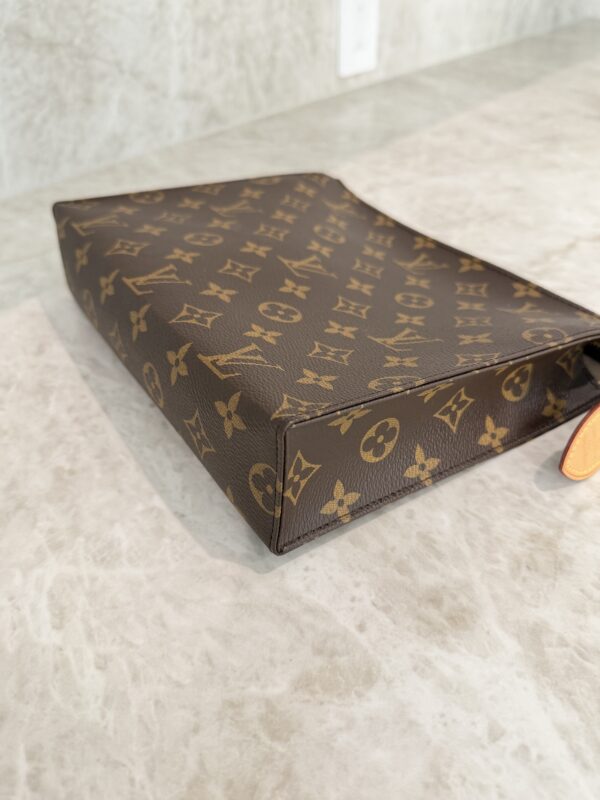 Louis Vuitton Monogram Toiletry 26