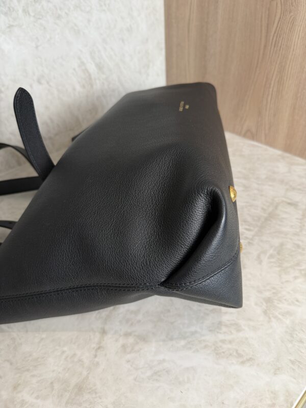 Louis Vuitton Grained Calfskin Low Key Cabas MM Black