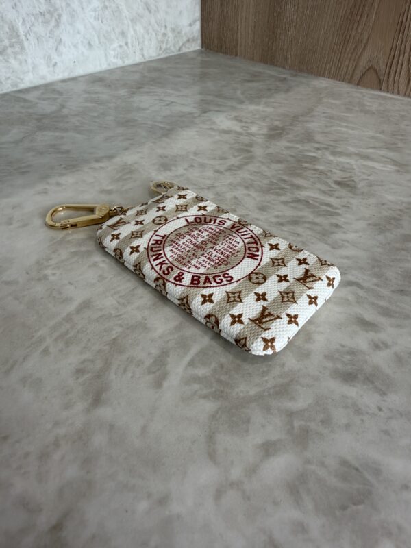 Louis Vuitton Monogram Limited Edition Monogram Key Pouch Cles