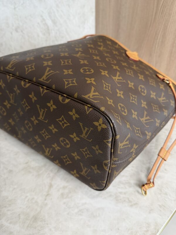 https://www.herauthentic.com/louis-vuitton-grained-calfskin-low-key-cabas-mm-black/