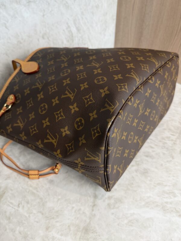 https://www.herauthentic.com/louis-vuitton-grained-calfskin-low-key-cabas-mm-black/