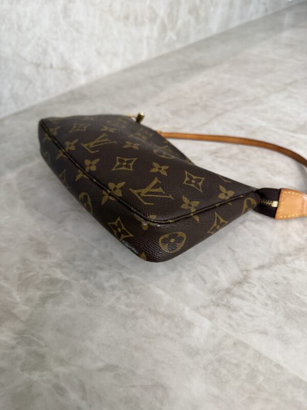 Louis Vuitton Vintage Pochette Accessoires Monogram Canvas